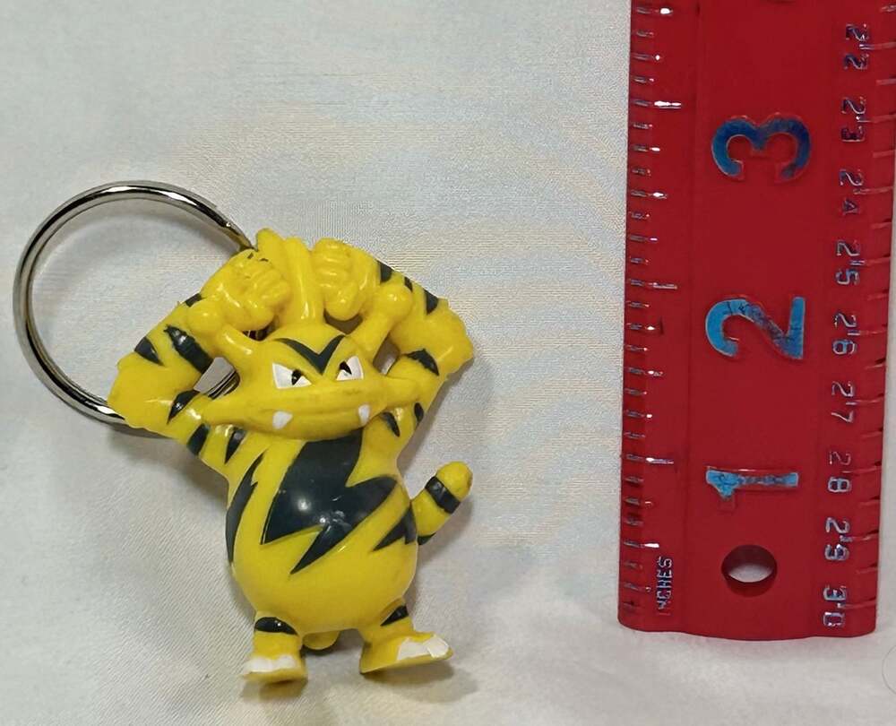 Pokémon Burger King Electabuzz Figure KEYCHAIN 1999 Nintendo